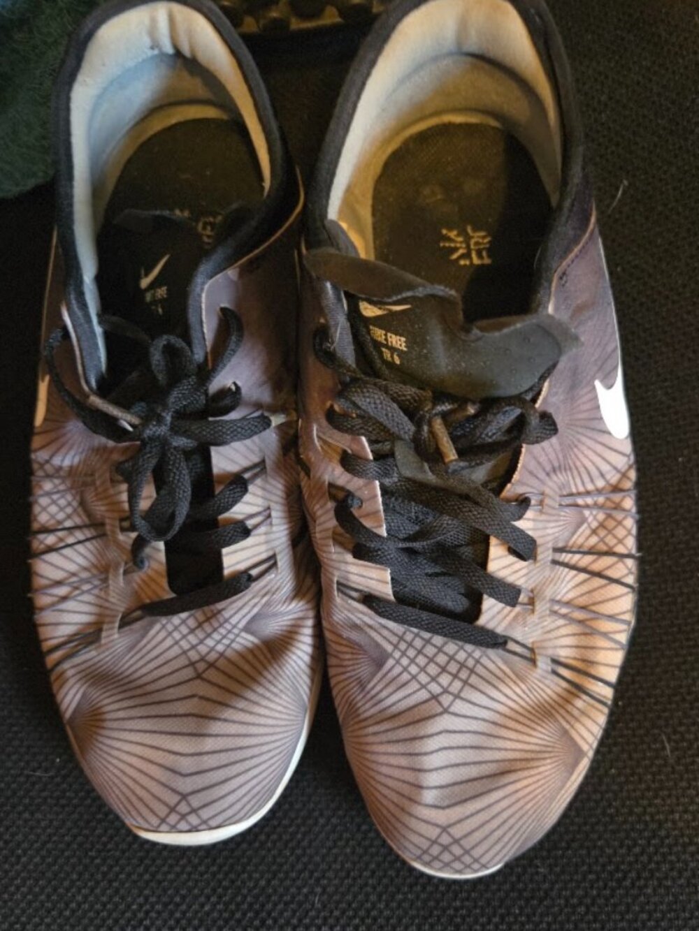 Nike. sneakers size 10